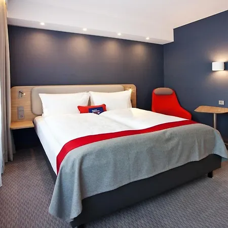 Express - By Ihg فندق ترير