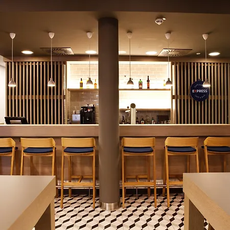 Express - By Ihg Hotel