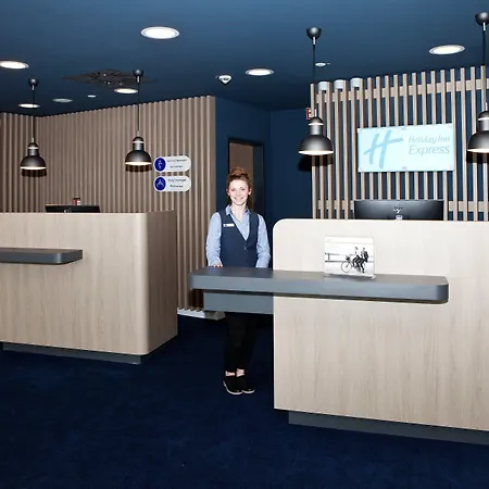 Express - By Ihg فندق 3*