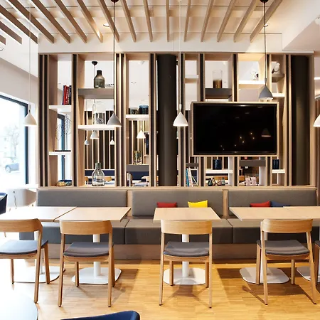 Express - By Ihg 3* ترير