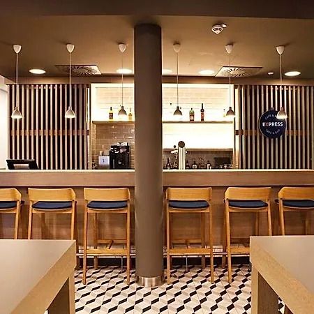Express - By Ihg 3* Trewir