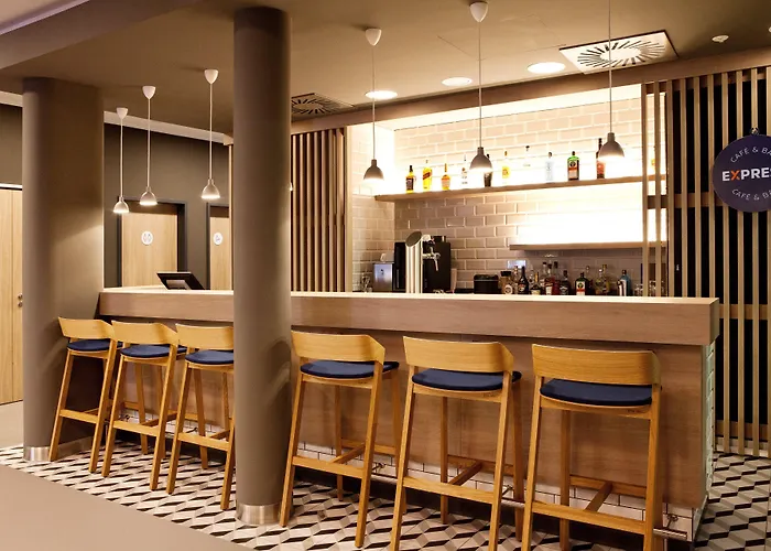 Hotel Express - By Ihg 3*